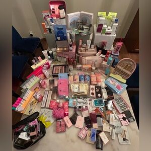 Over 300 INDIVIDUAL ITEMS!Assorted Beauty and Skincare-Full Size & Samples NEW🔥